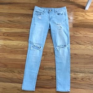 American Eagle Distressed skinny Jeans light wash